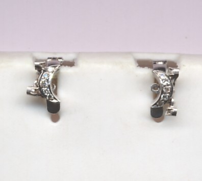 Beautiful 18 Kt Gold  Natural Diamond Earing